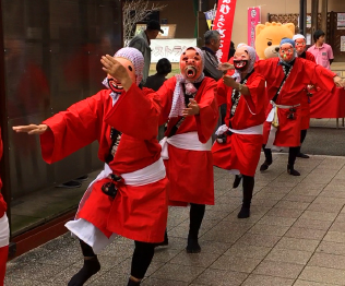 お食事処横の休憩テラス